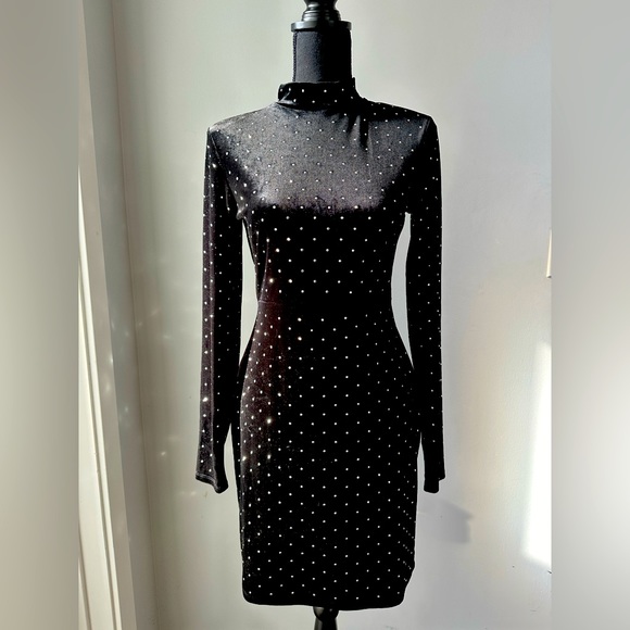 black velvet dress h&m | Dresses | Hm Long Sleeve Sz M Velvet mini dress with